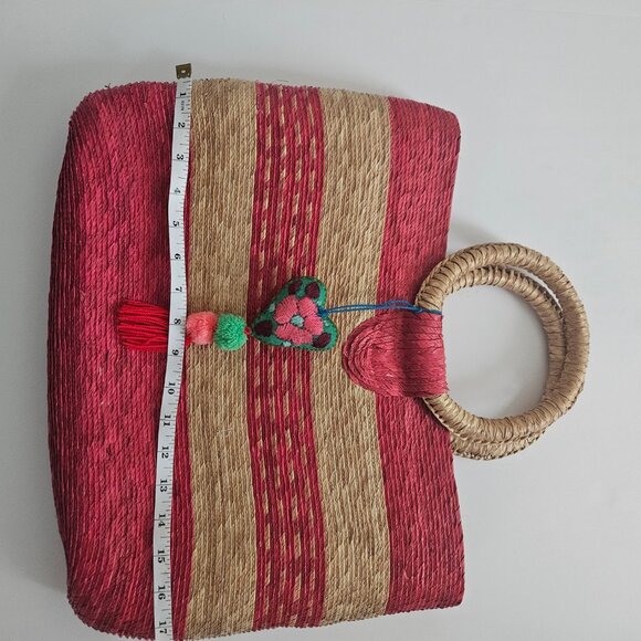 NWOT Artisanal Mexican Woven Straw Bag Pink & Natural with "Corazon" Charm - Picture 11 of 11